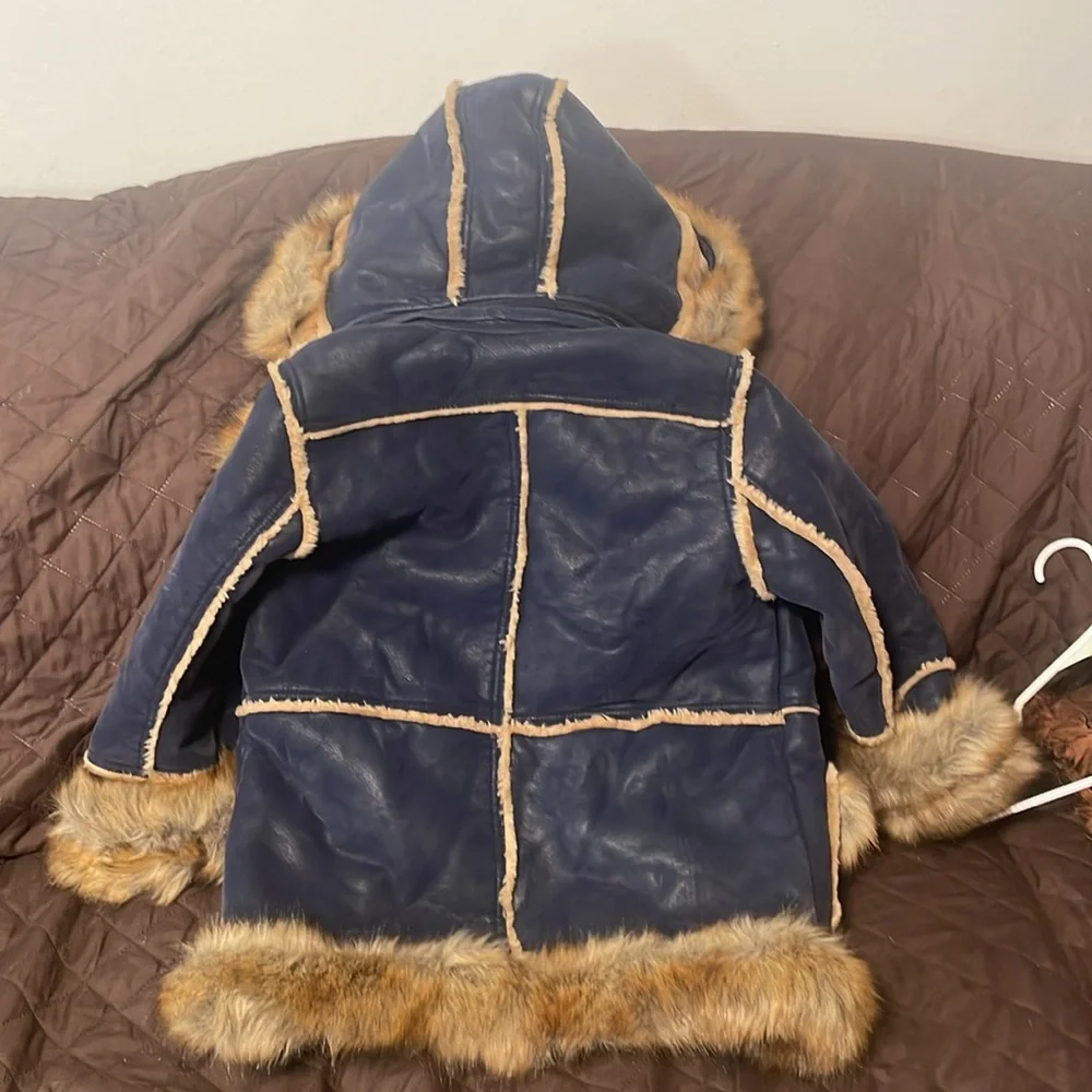 Shearling coat - Picture 6 of 8